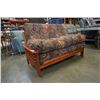 Image 4 : WOOD FRAMED FUTON