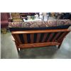 Image 7 : WOOD FRAMED FUTON