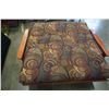 Image 9 : WOOD FRAMED FUTON