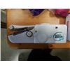Image 2 : 2 PORTABLE HANDHELD SEWING MACHINES