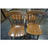 Image 10 : MAPLE AND GREEN DINING TABLE WITH LEAF AND 4 CHAIRS