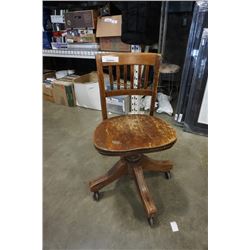 VINTAGE ROLLING OFFICE CHAIR