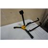 Image 4 : 2 HERCULES MINI GUITAR STANDS
