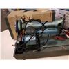 Image 2 : VINTAGE KENMORE SEWING MACHINE