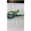 Image 3 : 2 TIN CAN HAND CRAFTED CAR AND GUITAR