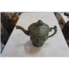 Image 3 : DECORATIVE METAL TEAPOT AND VASE