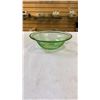 Image 4 : 5 PICES URANIUM GLASS 8 INCH TALL VASE AND 4 BOWLS