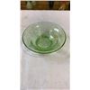 Image 5 : 5 PICES URANIUM GLASS 8 INCH TALL VASE AND 4 BOWLS