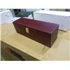 Image 4 : WINE GIFT BOX WITH ACCESSORIES