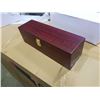 Image 4 : WINE GIFT BOX WITH ACCESSORIES