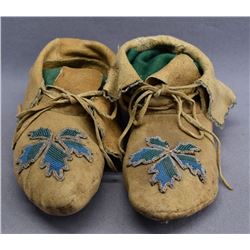 NATIVE AMERICAN CREE MOCCASINS