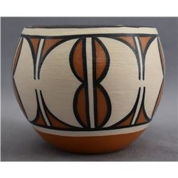 NATIVE AMERICAN SANTO DOMINGO POTTERY BOWL BY VICKY T.C.