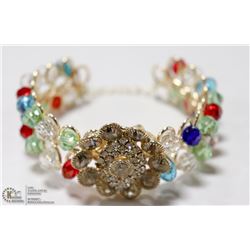 WOMENS GOLD TONE/ MULTI BEADED CUFF STYLE BRACELET