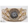 Image 1 : WOMENS ELEGANT CUFF STYLE WRIST WATCH- GOLD TONE/
