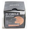 Image 1 : CAILYN O! CIRCLE BRUSH. INCLUDES BRUSH & STORAGE