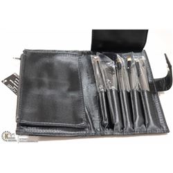 LA GIRL 5PC ESSENTIAL BRUSH SET W/ CASE