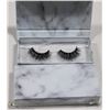 Image 1 : 2PK DESIGNER STYLE FALSE EYELASHES; M13