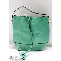 GREEN HANDBAG WITH GOLD TONE ACCENTS
