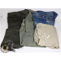 BOX OF WOMENS JEANS - CARGO PANTS SIZE 3