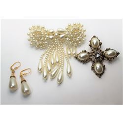 13)  SET OF PEARL ACCESSORIES, INCLUDES