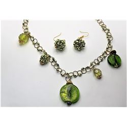19)  GOLD TONE AND GREEN MURANO GLASS
