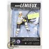 Image 1 : MARIO LEMIEUX COLLECTIBLE FIGURE W PUCK
