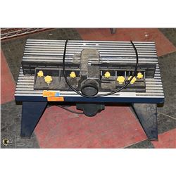 MASTERCRAFT ROUTER TABLE WITH ROUTER