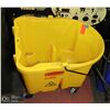 Image 1 : RUBBERMAID MOP BUCKET NO RINGER