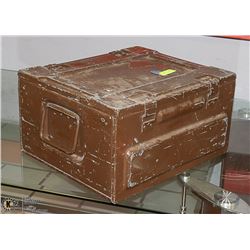 MILITARY METAL STORAGE CRATE 19 X 16 X 10