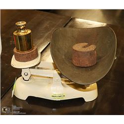 ANTIQUE SCALE