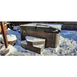 HYBRID BY BEACHCOMBER 8 MAN HOT TUB