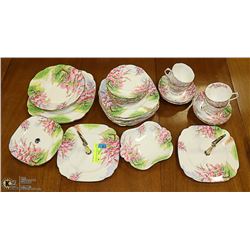 30 PCS OF ROYAL ALBERT SERVING DISHES