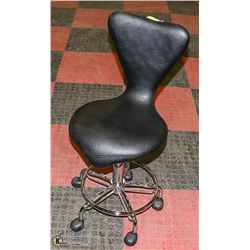 NEW SALON BLACK HYDRALIC SWIVEL STOOL