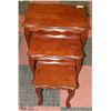 Image 1 : 3 PIECE NESTING TABLES