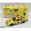 Image 1 : 1:24 DIE CAST PARK TWEETY COMIC NASCAR