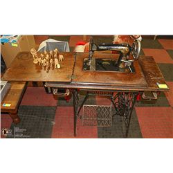 SINGER SEWING MACHINE