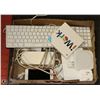 Image 1 : BOX OF APPLE ACCESSORIES
