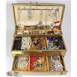 ESTATE JEWELLERY BOX WITH CONTENTS