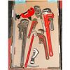 Image 1 : FLAT WITH LARGE VARIETY OF PIPE WRENCHES