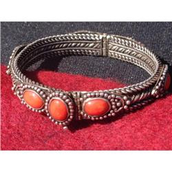 Silver bracelet with 7 coral carved decorations#1322401