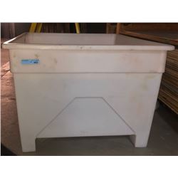 Plastic Tote Bucket