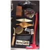 Image 2 : Native Baskets, Old Photos, Wooden Duck and Bone Handle Knife