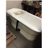 Image 2 : Bath Tub