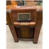 Image 1 : Vintage 7 Tube Deforrest Phonograph