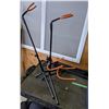 Image 3 : 2 Guitar Stands, Guitar Bags, 6 String Guitar, Camera Tripods, Flash Lights, iPad Covers