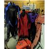 Image 2 : suba suits, floatation devices, wet suits
