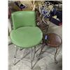 Image 1 : 4 vintage palour chair, 2 planters and 1 retro green leather chair