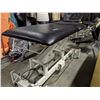 Image 1 : Med Surface Massage Table