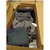 Image 2 : 2 boxes of clothing