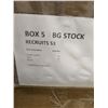 Image 2 : 2 boxes of clothing